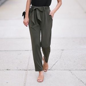 Express Mid Rise Ankle Jogger Pant in Navy